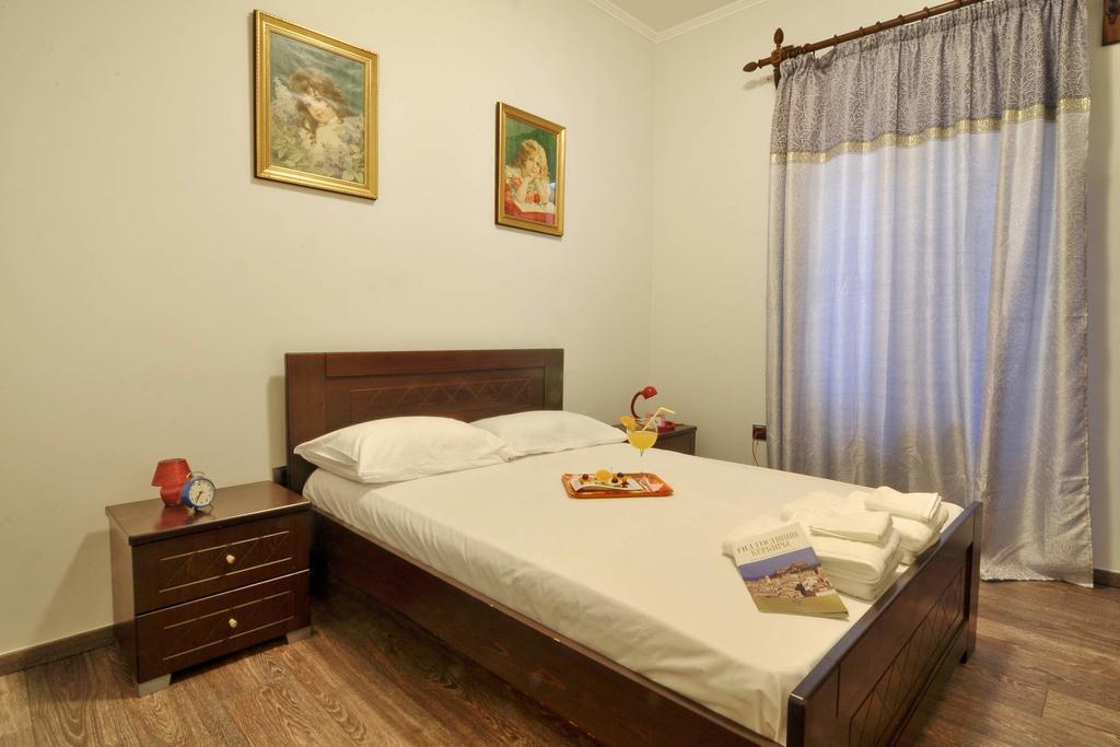 Lemonia Luxury *