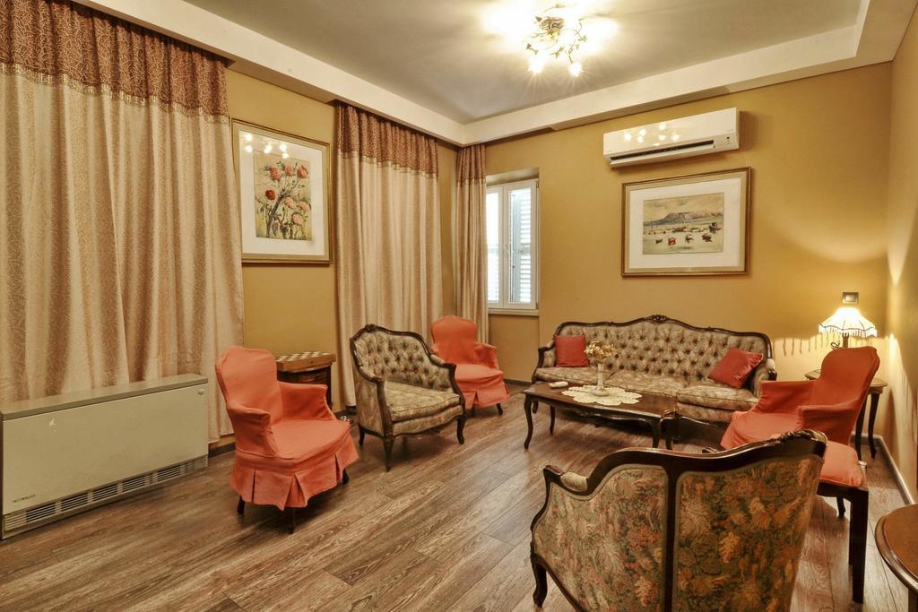 Lemonia Luxury *